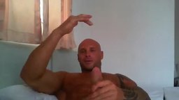 Muscle Hunk Jerking Himself Off