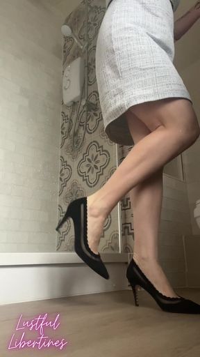 Heeled Pee Desperation and Pee Down My Smooth Legs