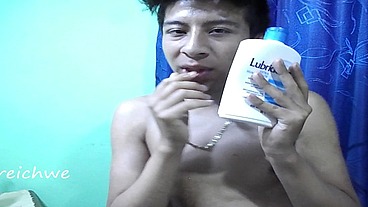 Cream on all fingers and mouth