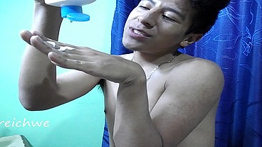 Cream on all fingers and mouth
