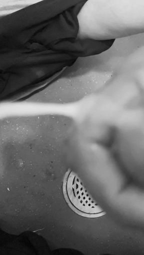 Handjob in slowmotion with blowout