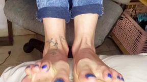 feet... from various angles and different shots (great compilation of feet)