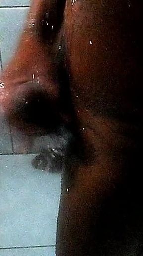 Jerk off at Bath 'over Shot'