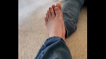 Woman feet size12 Comparison