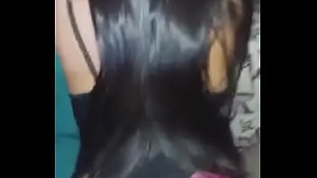 Novinha dando o cuzinho no sof&aacute_