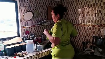 mi jefe le gusta ver mi culo grande