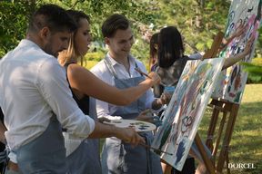 Girls at work - team building