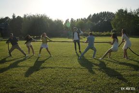 Girls at work - team building