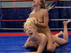 To the victor goes pussy for Nikky Thorne and Brandy Smile wrestling