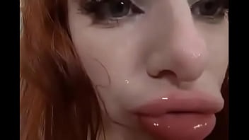 Readhead Babe sucking dick