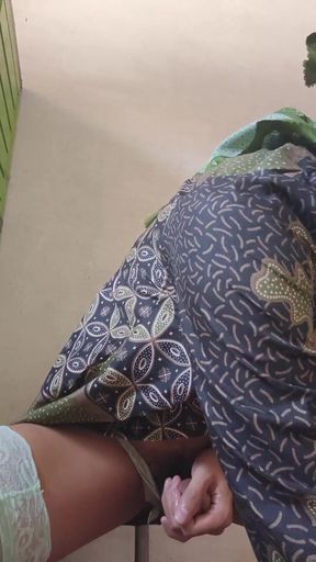 Hijab Shemales with Big Dicks Masturbate Until They Cum
