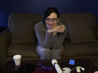 Bettie Slavery - Mommy's Hawt Ally Bangs U