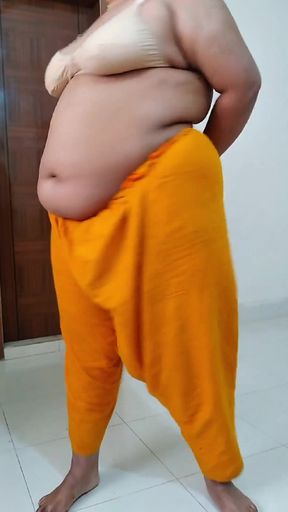 Arabian Collage Girl Morning Workout!
