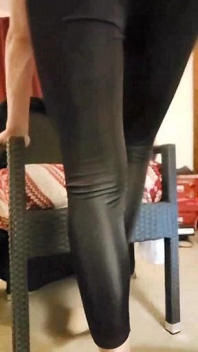Leggins Bitch Sucht Dicken Nylonschwanz