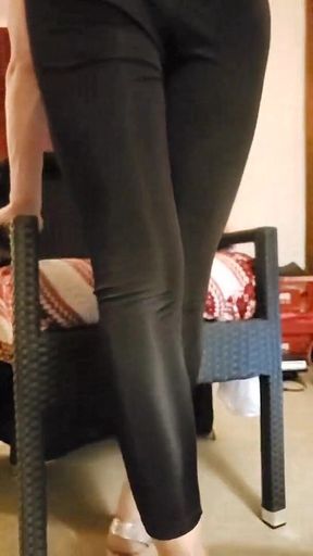 Leggins Bitch Sucht Dicken Nylonschwanz