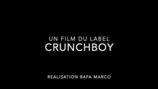 Жесткая долбежка без презерватива огромным членом Дугласа Смита с глубоким оргазмом и эякуляцией в рот.