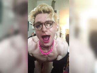 Faggot floozy Jes Brinch
