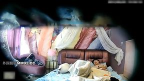 情趣酒店拍攝到的苗條長發氣質美女與猥瑣小胖哥開房偷情啪啪 多種體位玩弄幹的直叫受不了