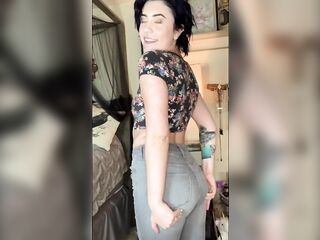 Bailey Farting In Jeans!