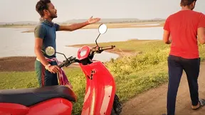 College Boy’s Evening Dilemma, Seductive Mechanic In Sugarcane Field Takes Control