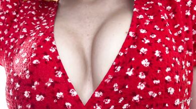 The stepmother sent Paola to go shopping so that she could fuck her stepson dirty at this time!