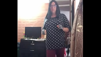 Fantasias de una crossdresser: Liseth practicando workout erotico