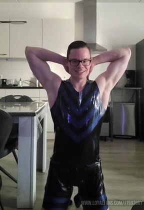 Rubber Obedient boy: Triggers, Flex & Surrender