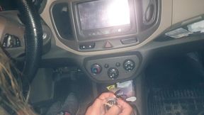 menino virgem me pegou dando para minha spin e me comeu tambem gozando na minha cara . flakael