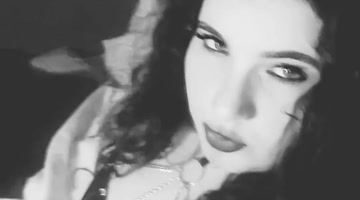 RevealMe.com - FoxxyRoxxyInRedox