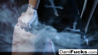 Sexy Gothic Vampire Dani