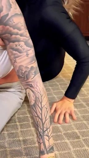 Bounty Hunter Lora Cross Handcuffs and Captures Mars Solo - Lora Finally Finds Mars to Bring Her in, but Mars Isn't Going Withou