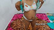 Indian MILF with a juicy clean pussy gets fucked in her saree.