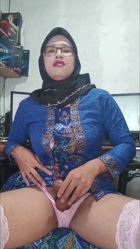 Hijab Tgirl Masturbating to Orgasm