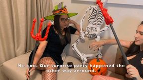 Goddess Kiffa and Lana Noccioli - Sexy Fishnets Foot teasing footsie and Foot Comparation  - Halloween - FOOTSIE - FOOT TEASE - DANGLING - EXIBICIONISM - SOLES - TOES - HIGH HEELS - SCARPIN - STILETTOS - FISHNET STOCKINGS