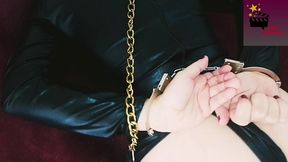 escrava natacha sub gosta de lamber pes e apanhar com chicotes