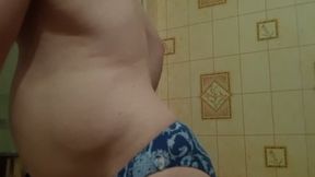 The second part of the video after the 4-in-1 stuffing: I give myself a huge enema so that my balls inside grow