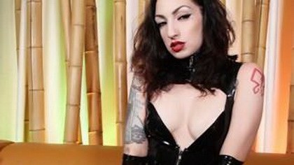 Amazing Babe Fucking Her Servant