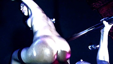 Alicia Rhodes Incorporates Fisting And Strapons Into Her Shows With Elle Brooks