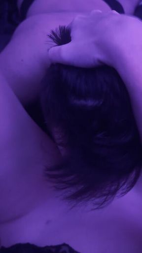 20 Seconds of Me Cumming with Your Name on My Lips 😛