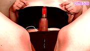 ペニスリングバイブと亀頭責め＋乳首オナニーで自分に潮吹きをぶっかけでべちゃべちゃに