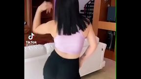 Kimberly Loaiza con su culo sabroso