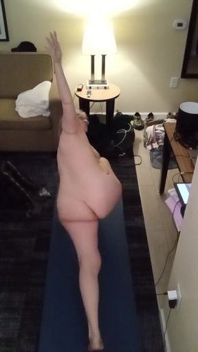Hot BBW MILF Doing Her Daily Naked Yoga!