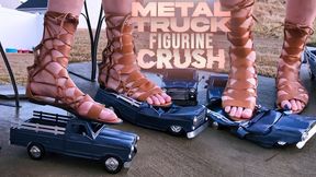 Size 18's Crush Metal Truck Figurines 4k