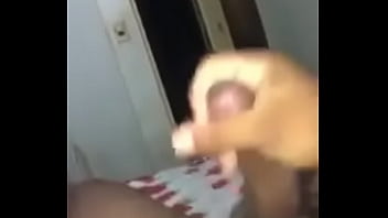 Amador ponhetando para jr