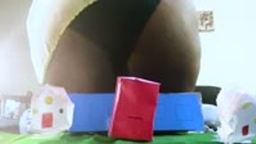 Giantess Finds Teeny City in her Home 1080