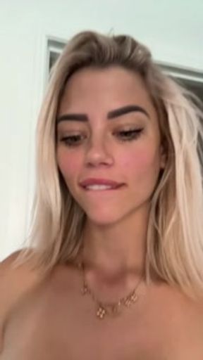 CUTE TINY GYMGIRL gets her ASS OUT