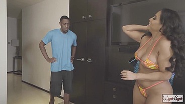 Curvaceous Carmella Clutch Gets Jonathan Jordan's Cock & Sperm!