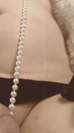 Retro Transfurlady - It Is Said She Is a Vamp