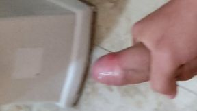 Closed in the toilet to jerk off