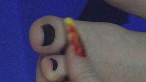 FAKE NAILZ N GEL NAIL POLISH TOES PROFIT PERCENT SITTING